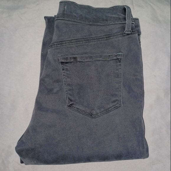 NWOT J Brand High Rise Crop Cigarette Jeans - Picture 6 of 8